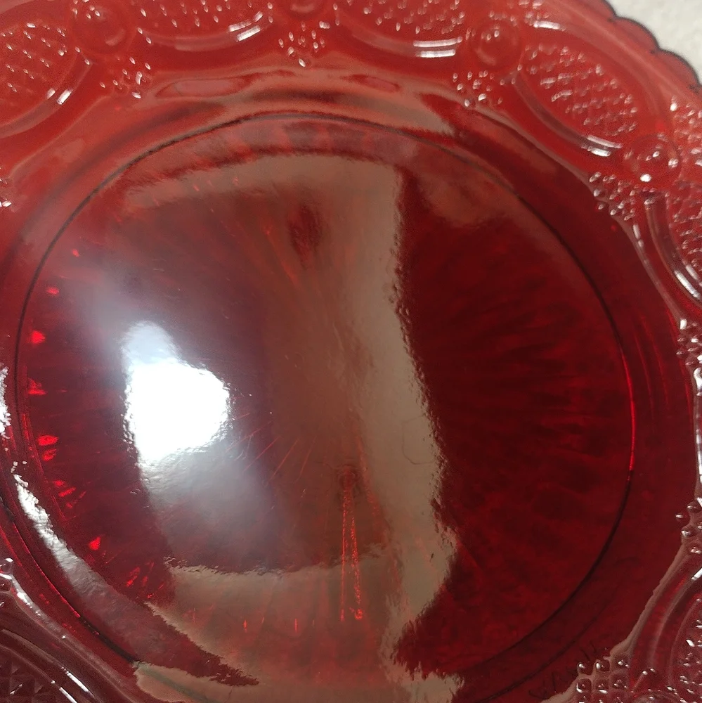 Avon Cape Cod Collection Red Salad/Dessert Plates ( set of two)
